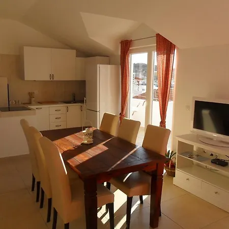 Leut Apartment