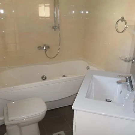 Leut Apartment