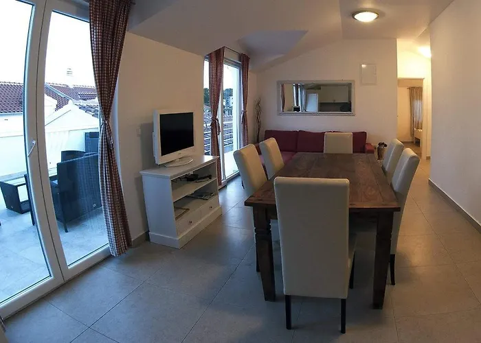 Leut Lejlighed Jezera